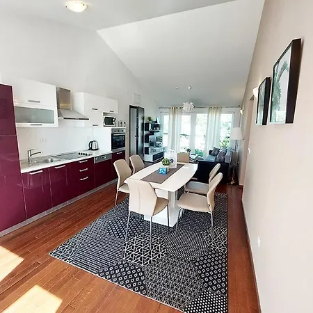 Apartment Queen Beach *