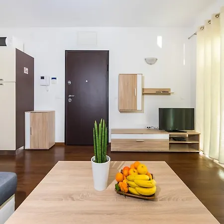 Queen Beach Apartment *