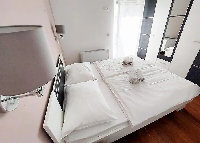 Queen Апартаменты Нин